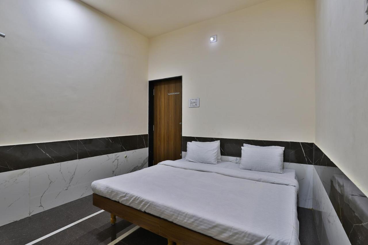Spot On 37366 Hotel Mahalaxmi Dwārka Exterior foto